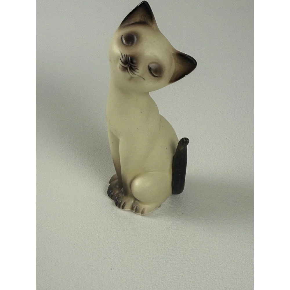 Vintage Siamese  eyes closed Cat Ceramic‎ Figurine Single Salt shaker MCM
